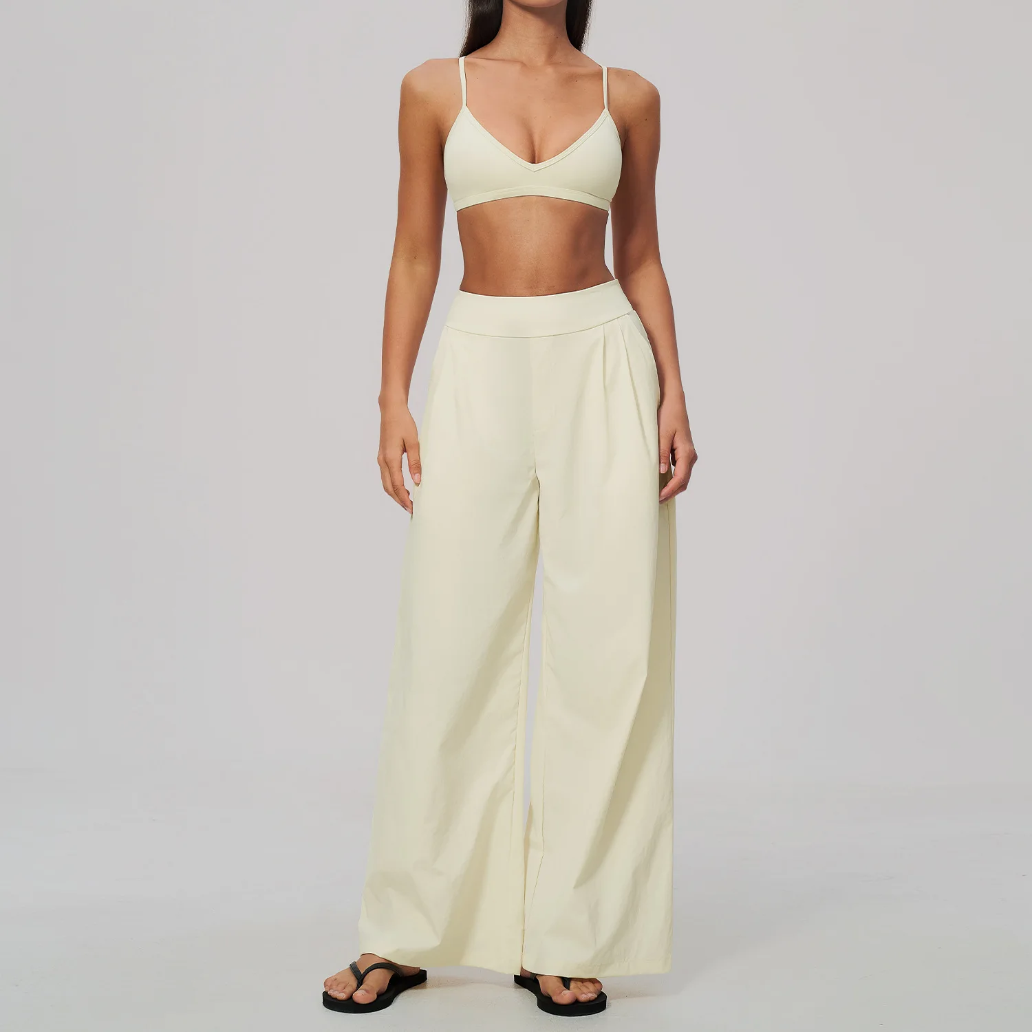 背中が開いたブラトップと、ショート丈のUネック長袖トップス、 - Compression Long Pant のレビューと価格